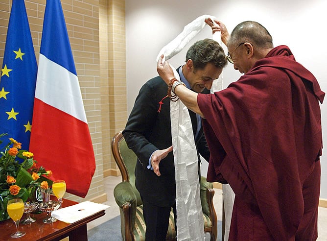 Reunión entre el presidente francés, Nicolás Sarkozy, y el Dalai Lama