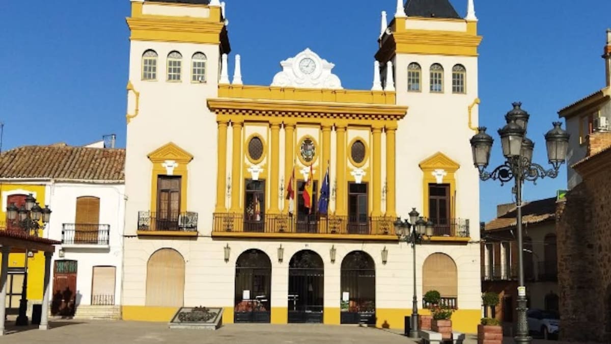 Lidia Paz, concejal de Policía Local de Almódovar del Campo asegura que se han puesto a disposición de la familia los servicios sociales