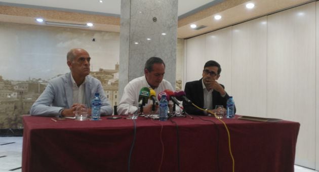 Jesús Carrobles (i), Ángel Nicolás (c) y Eduardo Sánchez Butragueño, tres de los promotores del manifiesta en favor de &#039;Puy Du Fou&#039;