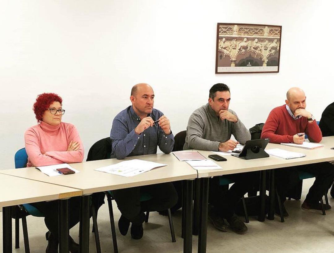 La presidenta de ADIMAN, Mari Carmen García, junto a José Manuel Martín, director general de Desarrollo Rural.