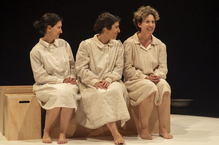 Escena de "Rogles de cançons i misèria" de Cactus Teatre