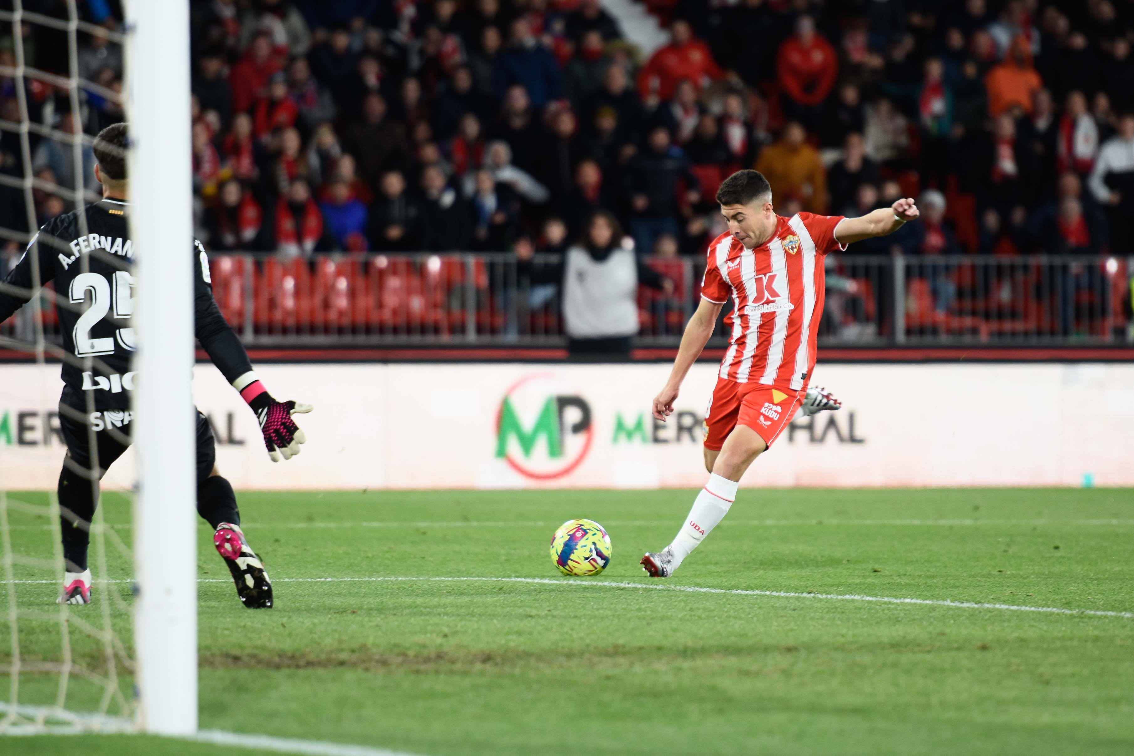 Momento en el que Portillo marca el gol contra el Espanyol.