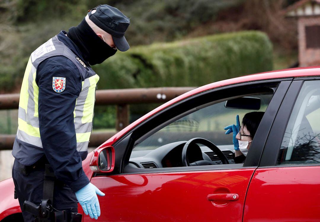 las patrullas de la Ertzaintza y de las Policías Locales realizarán comprobaciones para asegurar que se cumplen esas prohibiciones