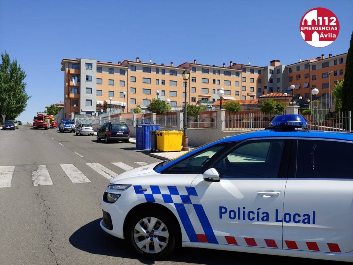Cuatro heridos en un incendio en la calle Campo Azálvaro de la capital