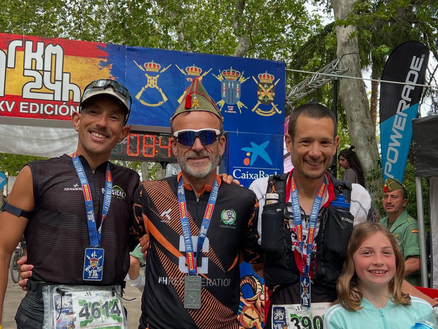 Podio ganador en la modalidad de marcha de los 101 kms de este año 2025