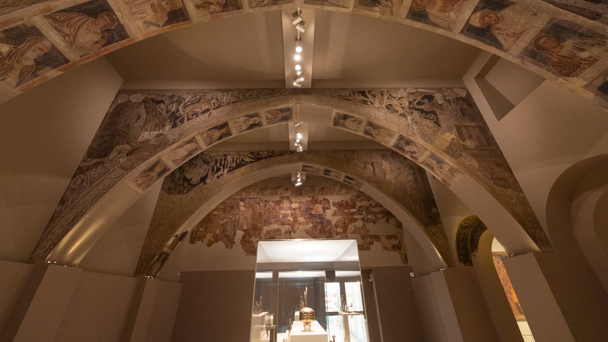 Sijena pide excluir a técnicos del MNAC de comisión asesora para traslado de las pinturas