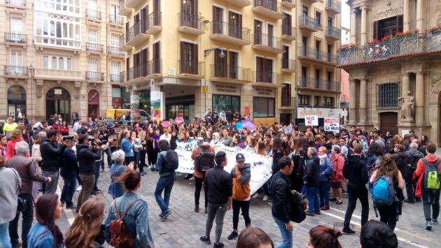 Los estudiantes navarros se manifiestan este mediodía.