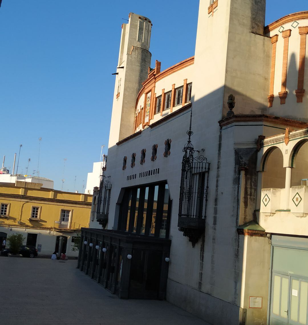 Fachada del Teatro Villamarta