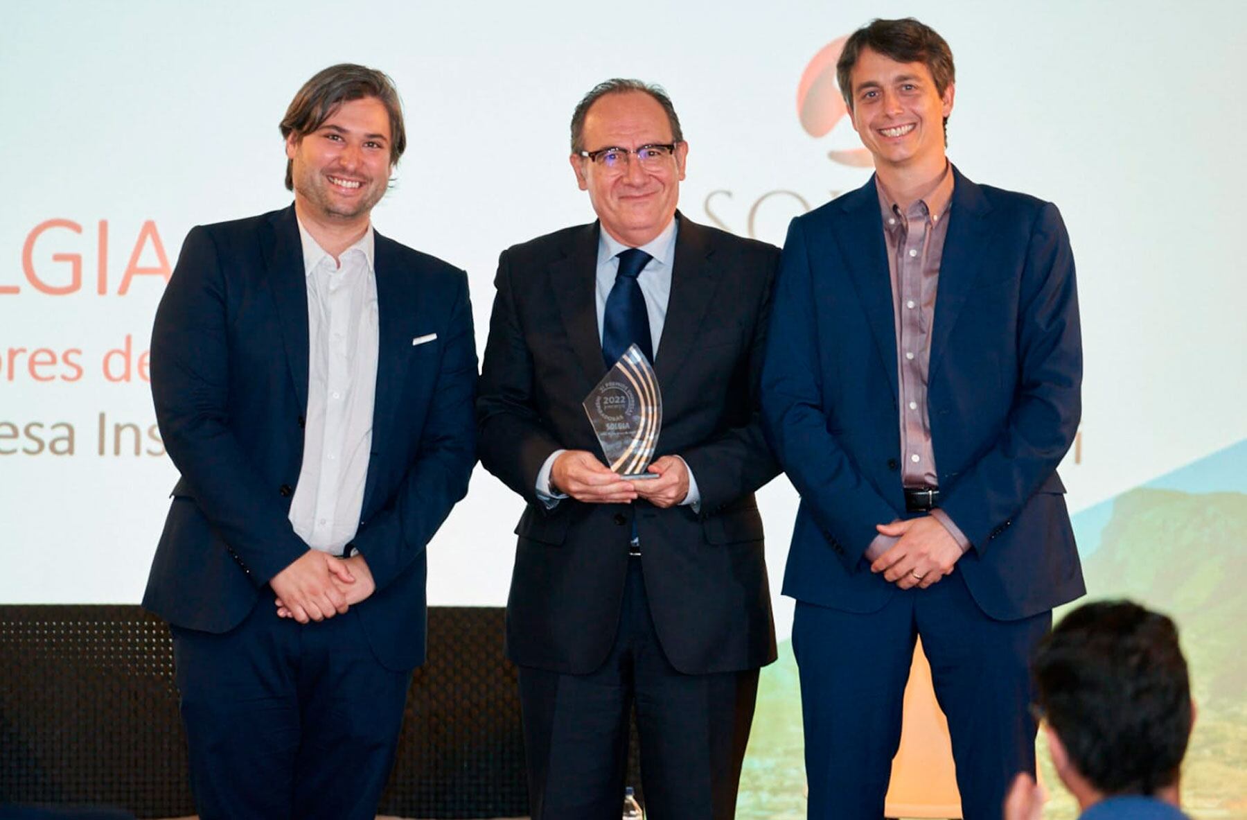 Javier Expósito, presidente de Jovempa L'Alcoià-El Comtat-La Foia, Antonio Pérez, socio director de Solgia Asesores de Alcoy y Hugo Quintanilla, presidente de Jovempa Federación