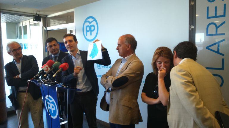 Los miembros de la candidatura del partido popular analizan los resultados obtenidos el 26J