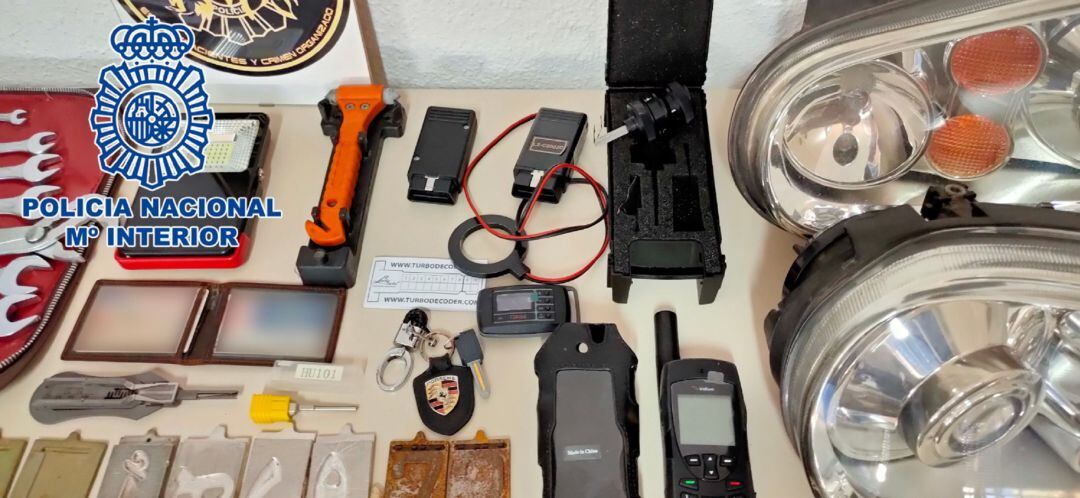 Artículos intervenidos por la Policía.