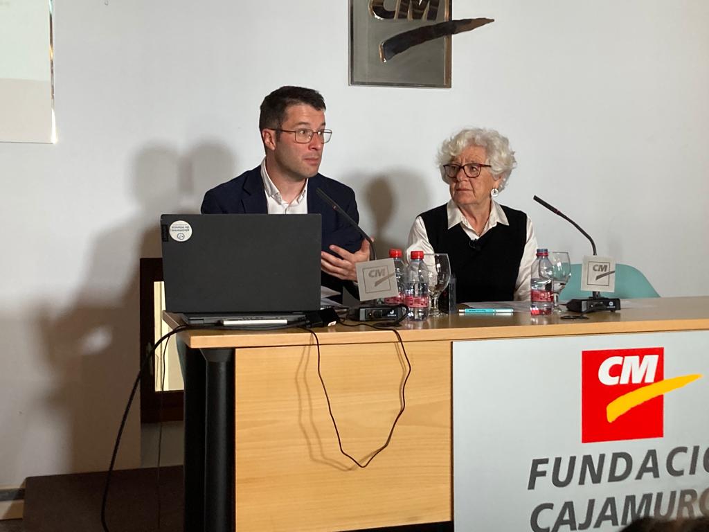 Ricardo Ibarra y Juana López durante la presentación del informe