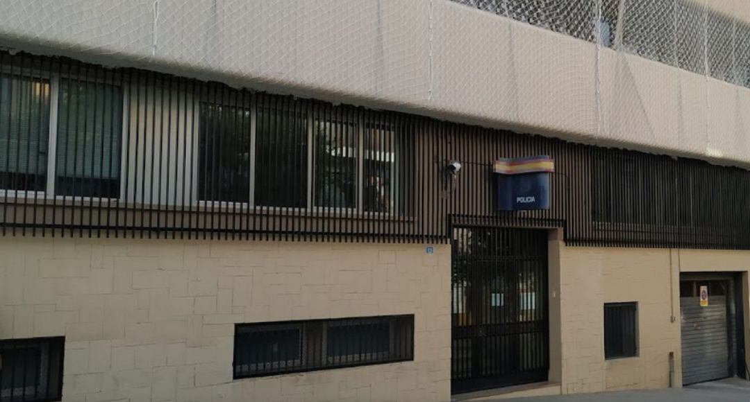 La comisaría de la Policía Nacional de Terrassa, donde se ha entregado el autor confeso de este nuevo asesinato machista