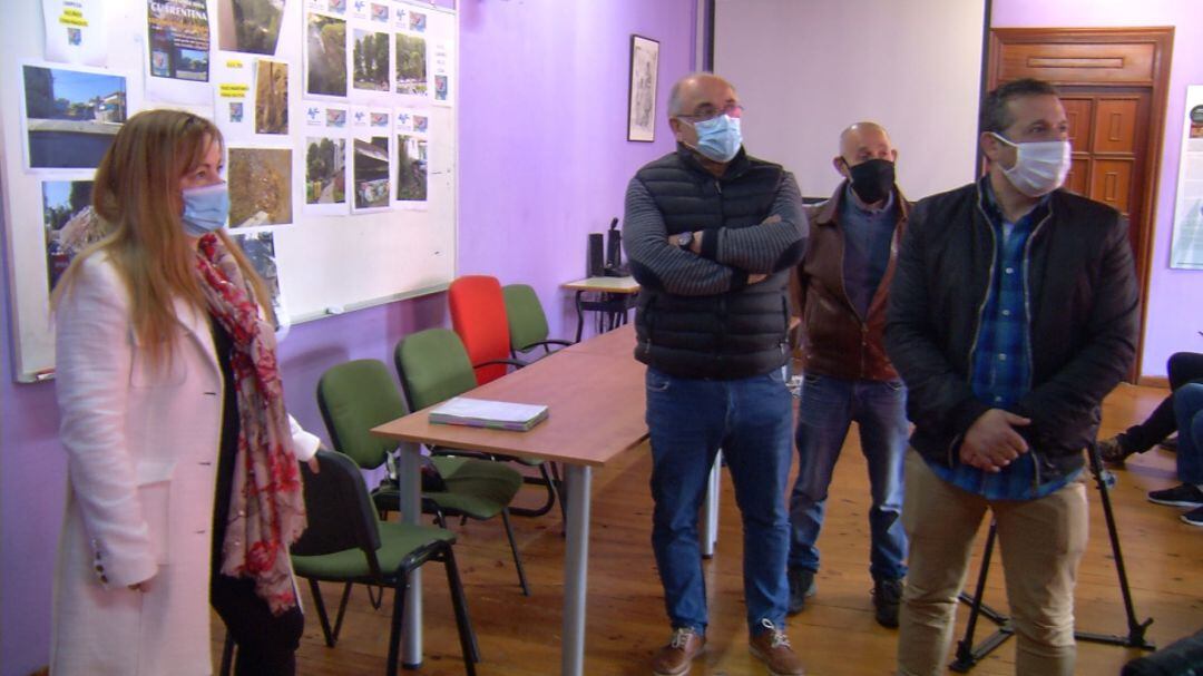 Miembros de la FAVEC en su local