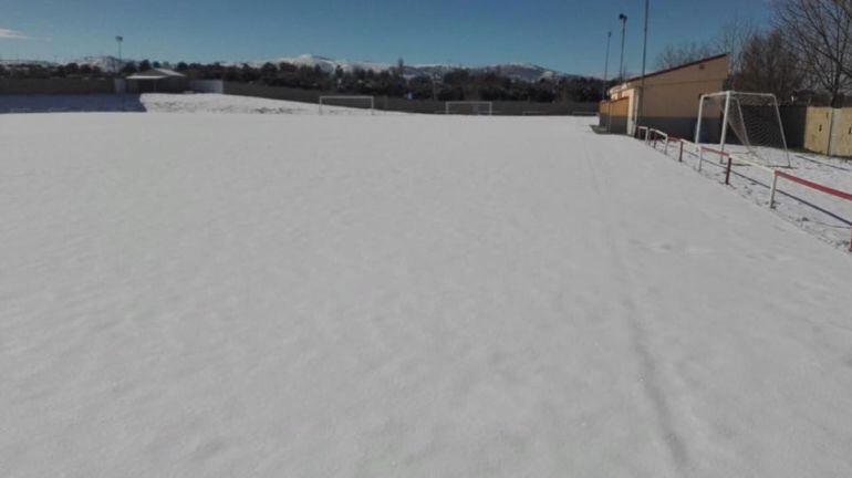 Imagen del campo nevado del Racing Villacastín.