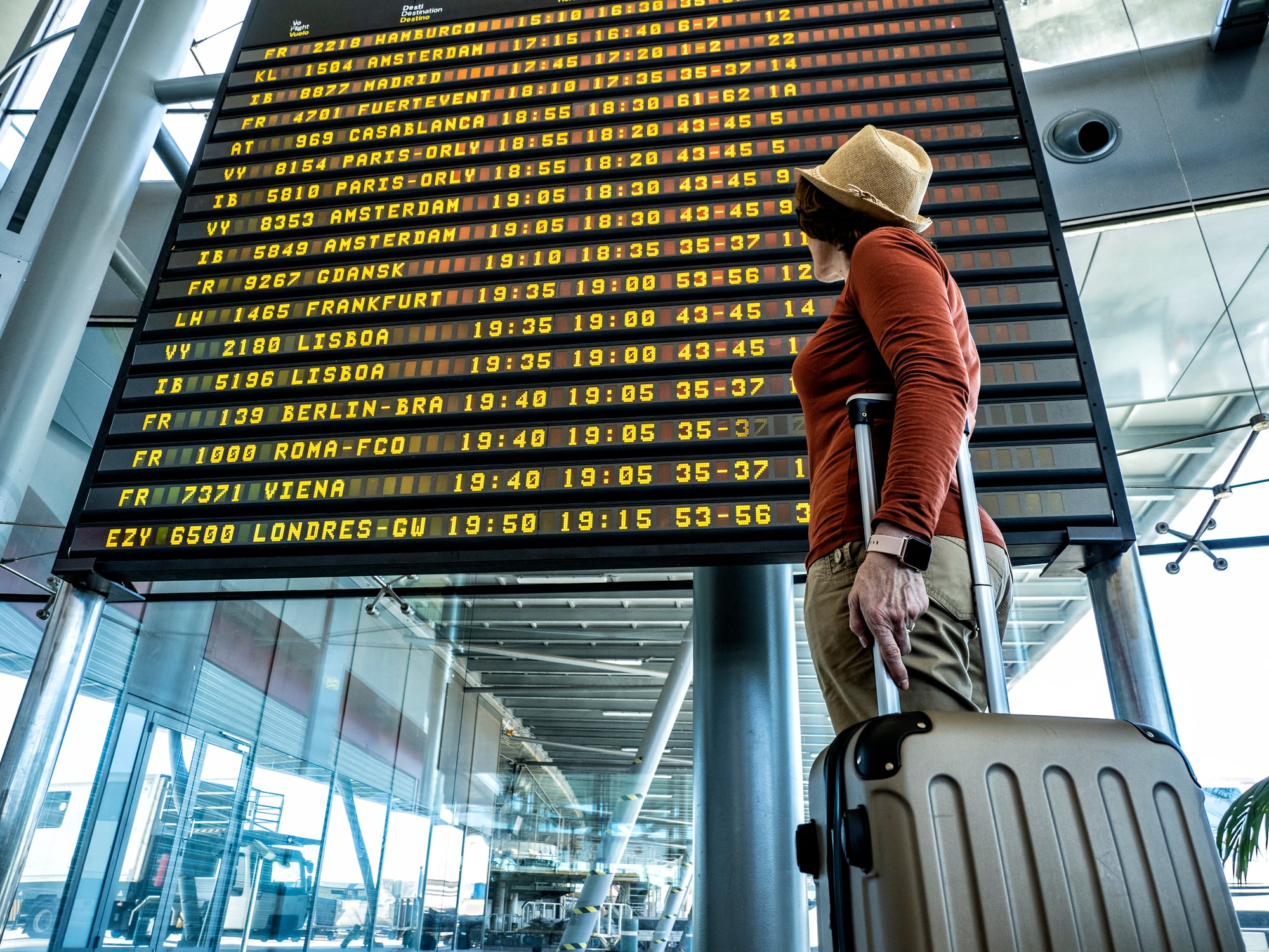 Panel de información en el Aeropuerto de València