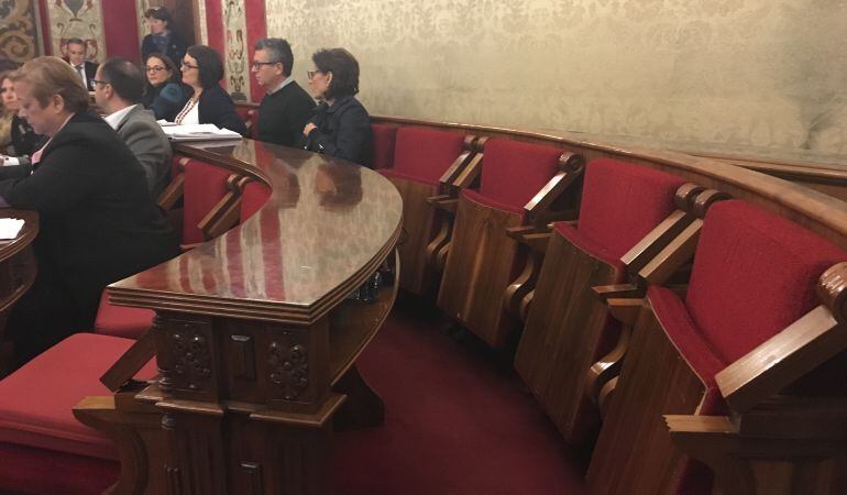 Los ediles de Guanyar se han ausentado del minuto de silencio por Barberá