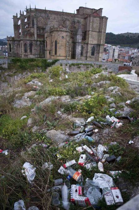 Basura acumulada en La Atalaya.