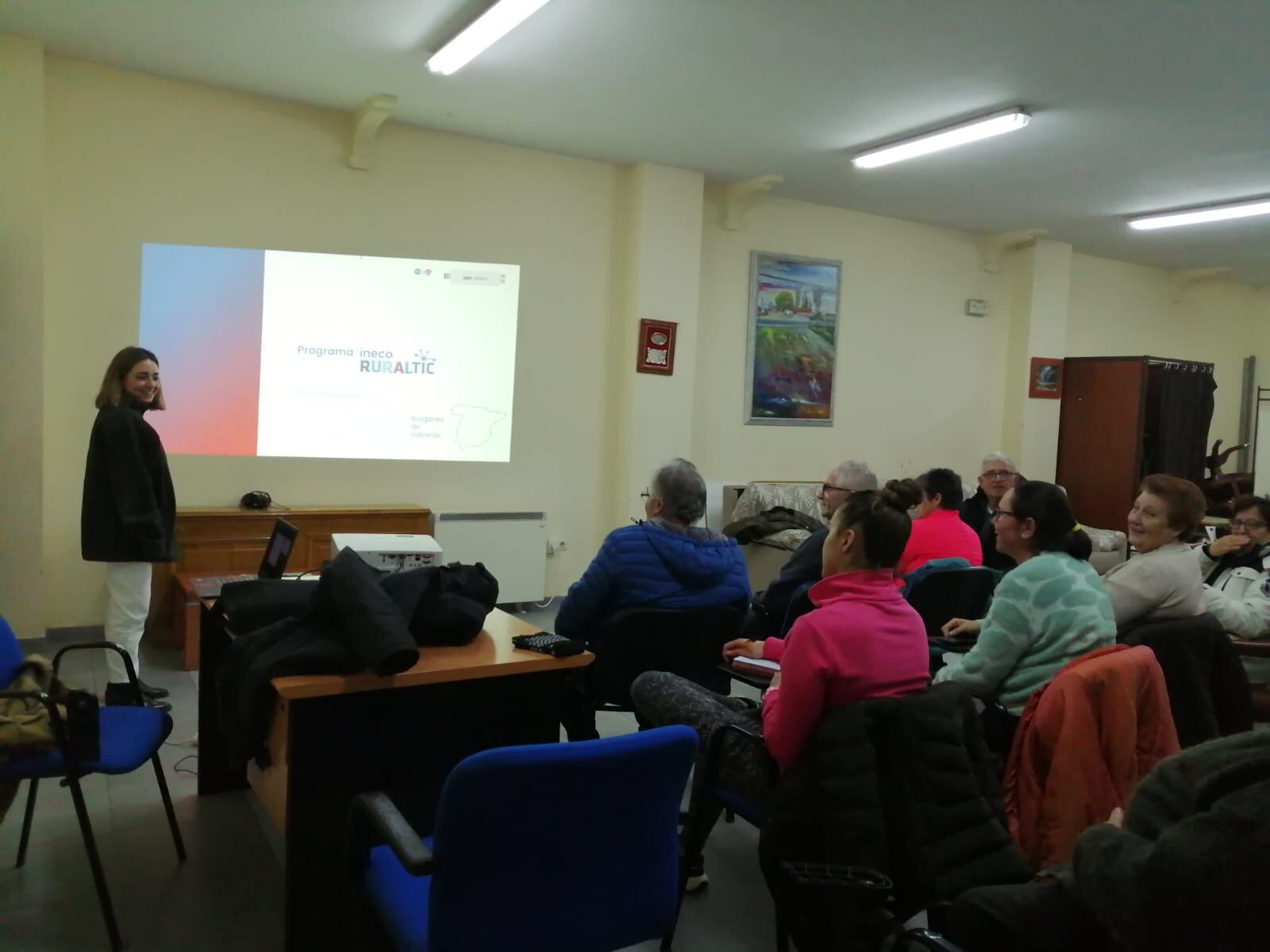 Rocío Fernández impartiendo un taller en Olmillos