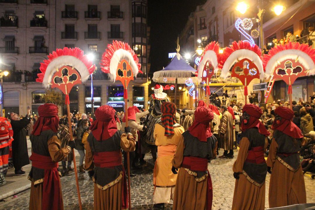 El Consell da luz verde a una modificación en el BIC de la Cabalgata de Reyes Magos que incluye adelantar a las 18 horas el Bando Real y cuyo recorrido, al igual que el desfile de Melchor, Gaspar y Baltasar, concluya en el puente de Cervantes.