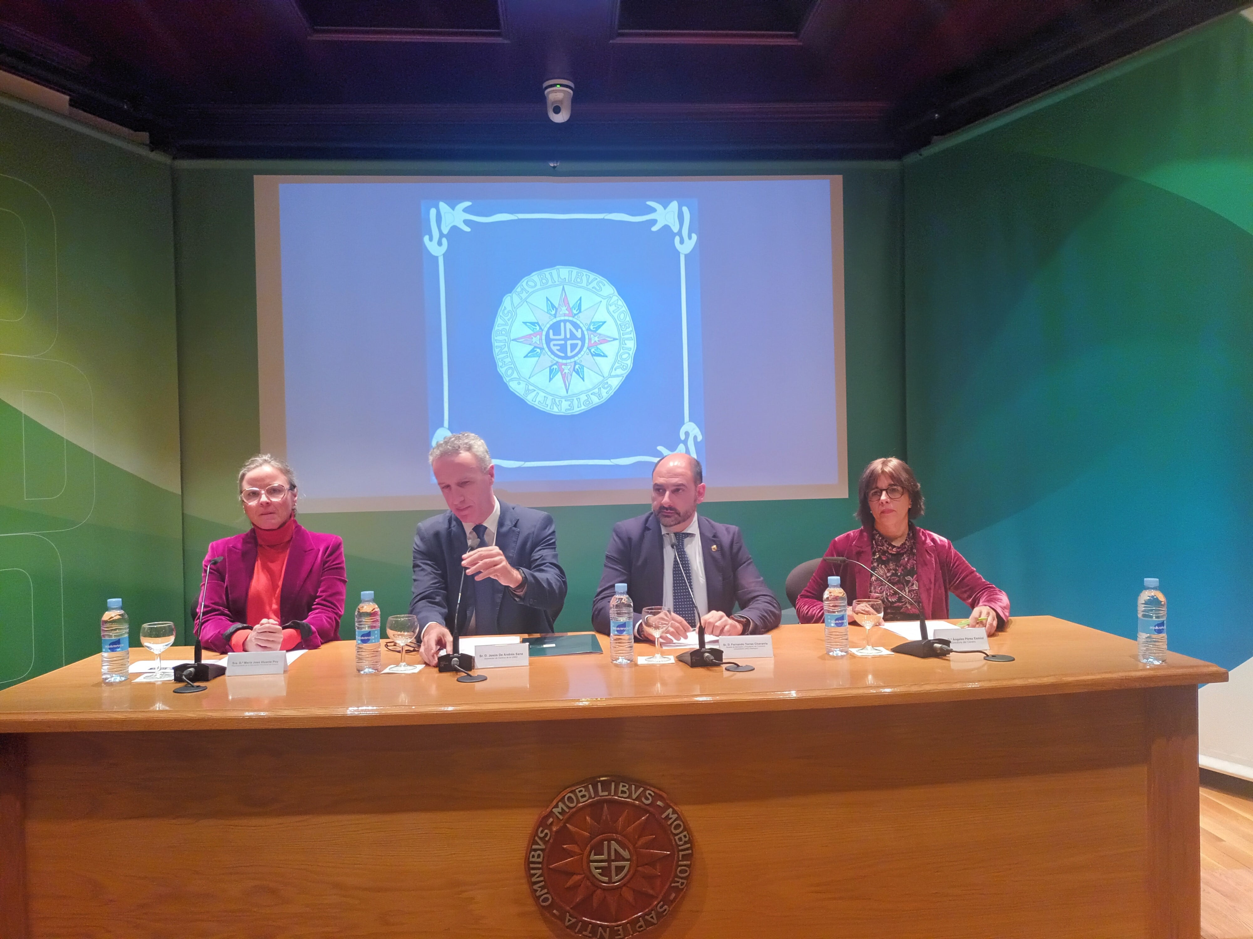 María José Vicente, Jesús de Andrés, Fernando Torres y Ángeles Pérez han presidido la inauguración del curso