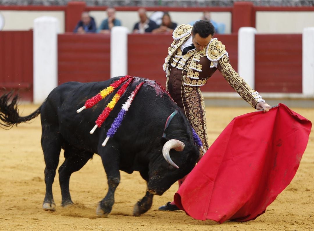 El Cid toreando con hondura al natural en la pasada Feria de Valladolid