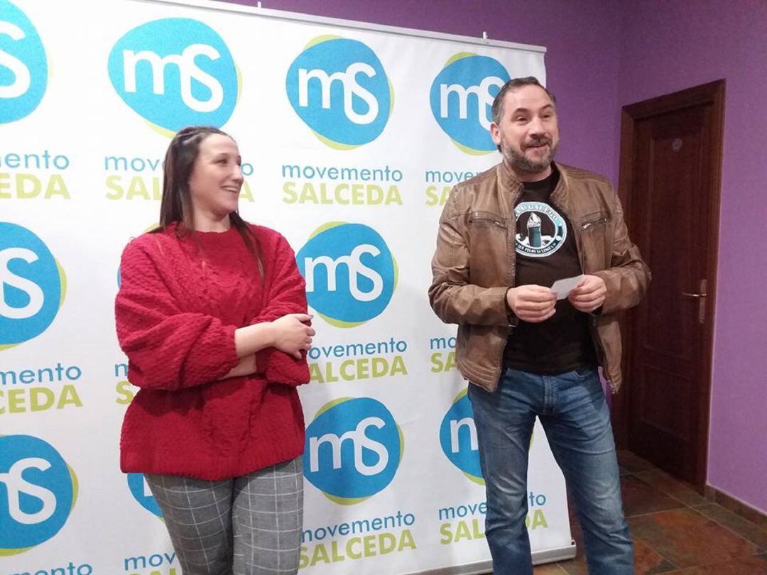 Marcos Besada (derecha), alcalde de Salceda, en un acto de su formación.