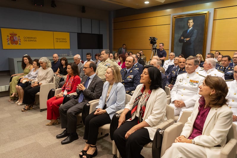 Asistentes a la toma de posesión de Mercedes Gómez