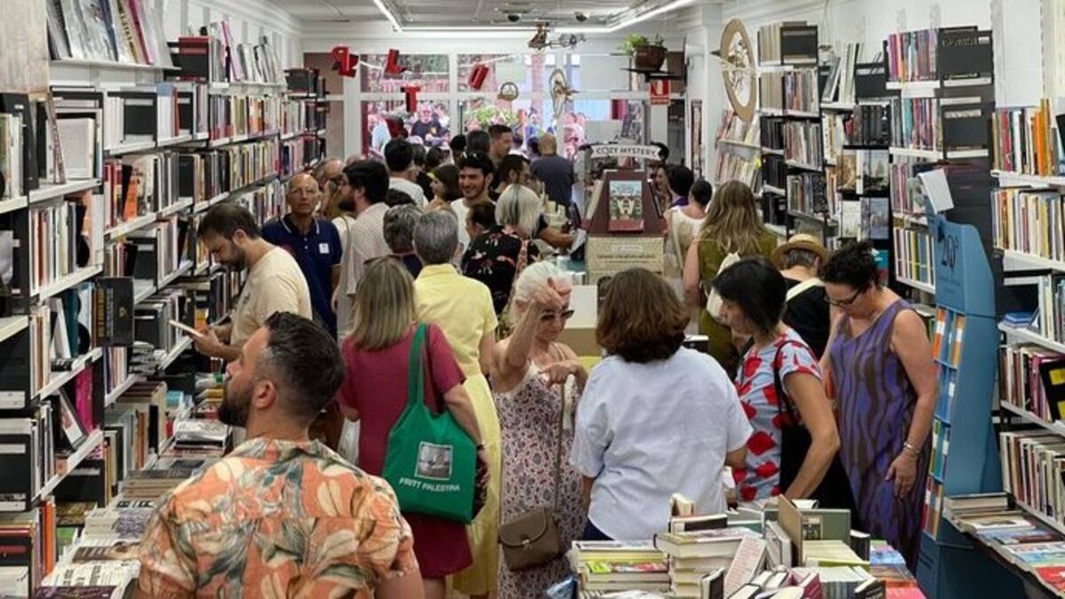 Sara Llobell, edil de Compromís, advierte al PP de que controlarán que no proliferen más bloques de apartamentos turísticos en Alicante