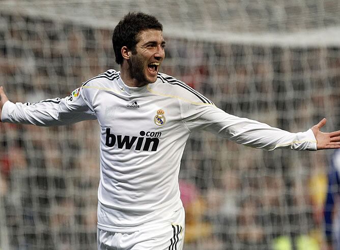 Higuaín celebra su gol ante el Espanyol