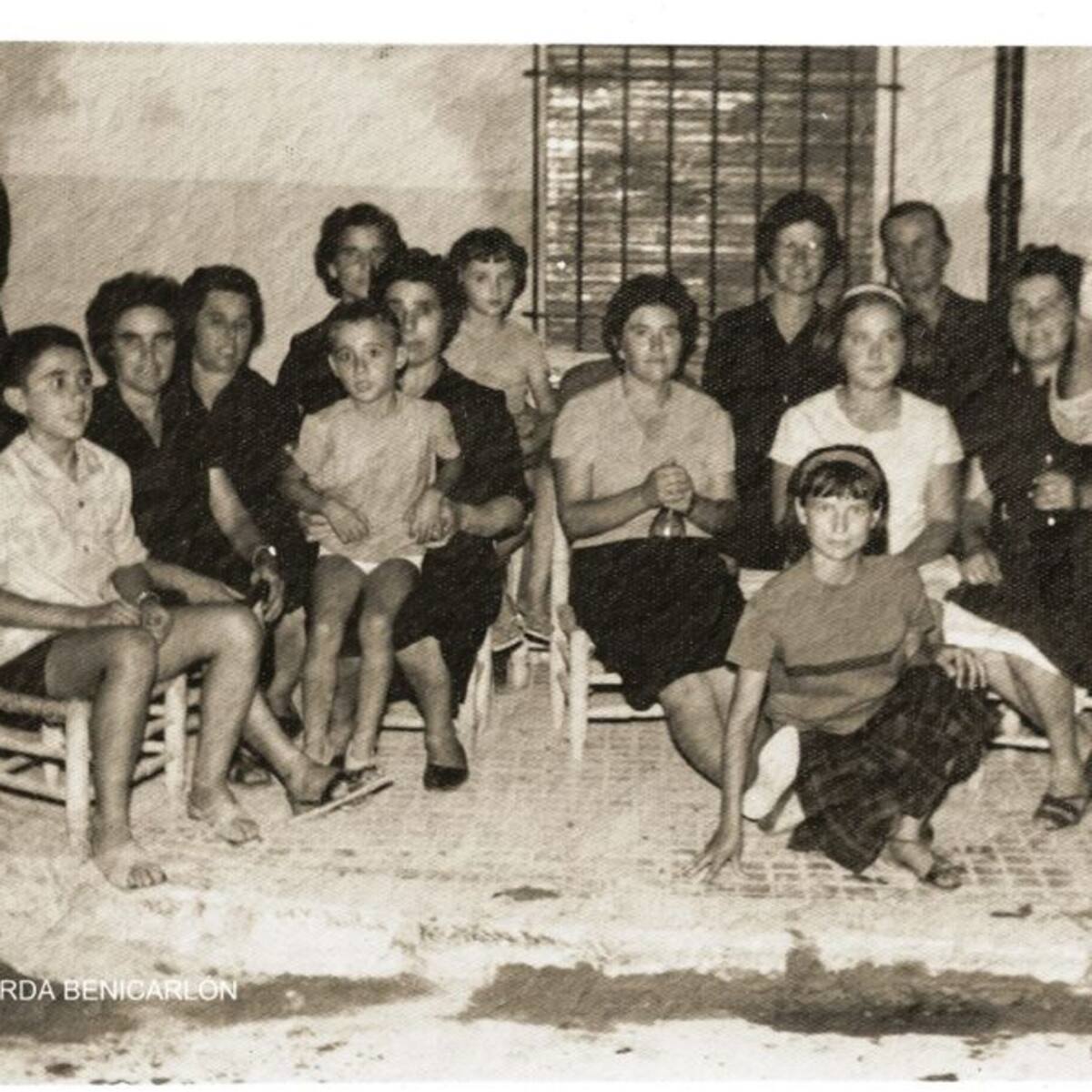 Borriol trau la cadira a la porta de casa per recordar el passat