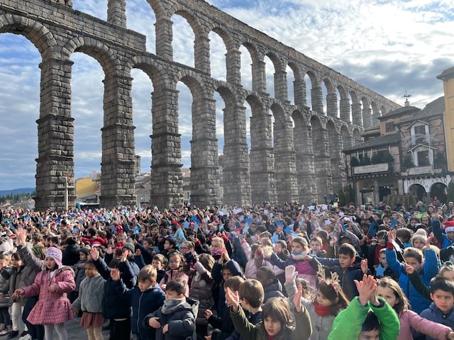 Villancico interpretado por los alumnos del Colegio Padre Claret de Segovia.