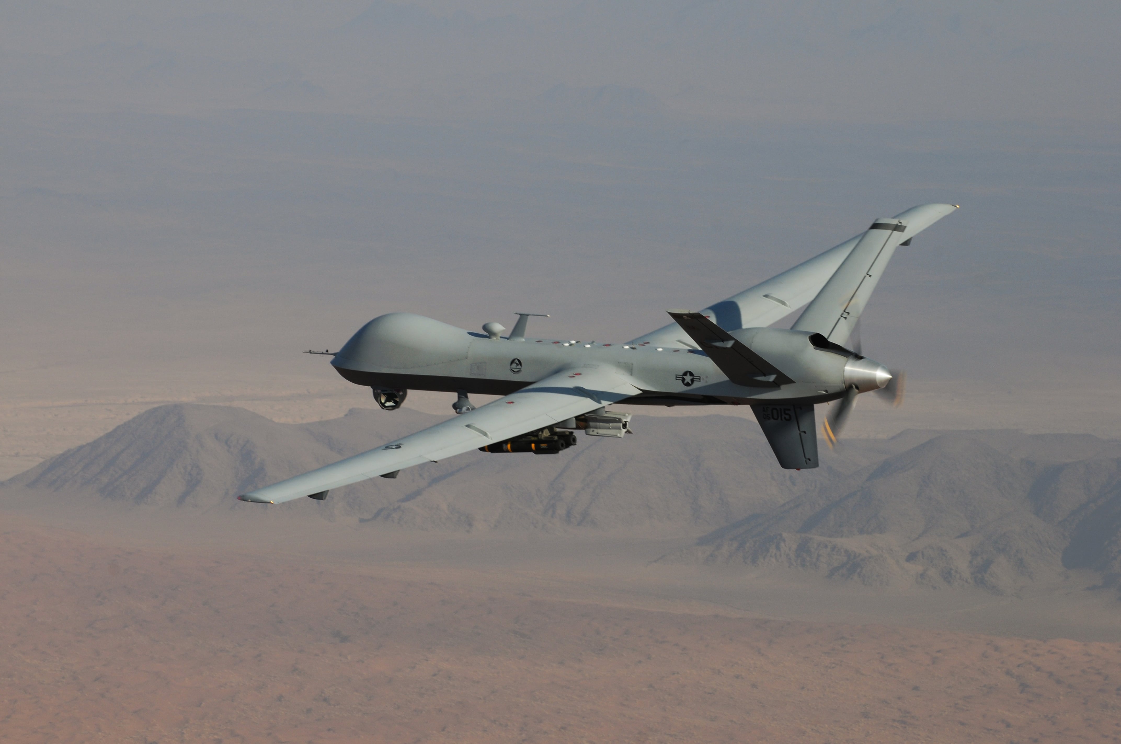 Este es un dron no tripulado de fabricación norteamericana en una misión sobre Afganistán. Archivo.