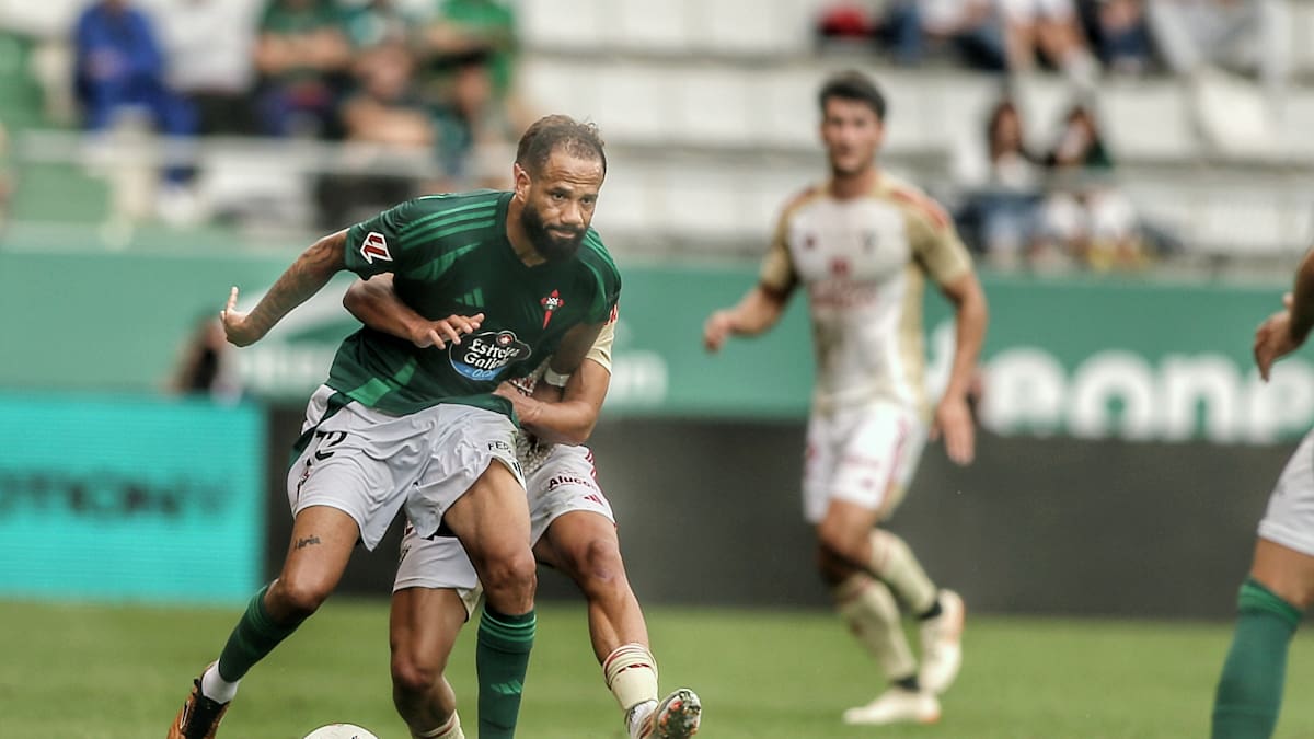 Contra la ansiedad, "mucho trabajo e implicación": el Racing busca en A Malata su primer triunfo