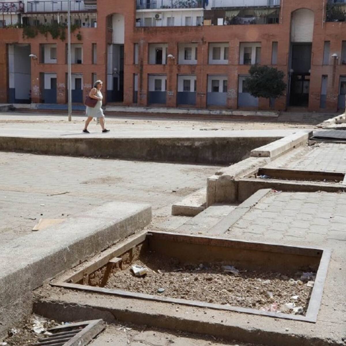 Los vecinos y vecinas de Moreras denuncian el estado de abandono que presenta el barrio