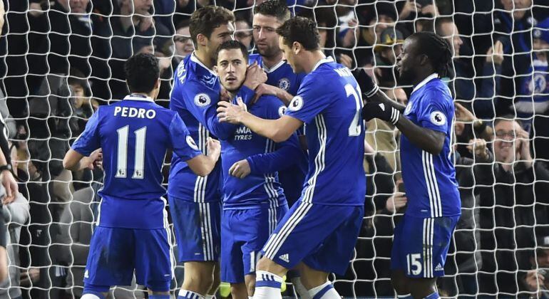 El Chelsea celebra el gol de Hazard ante el Bournemouth