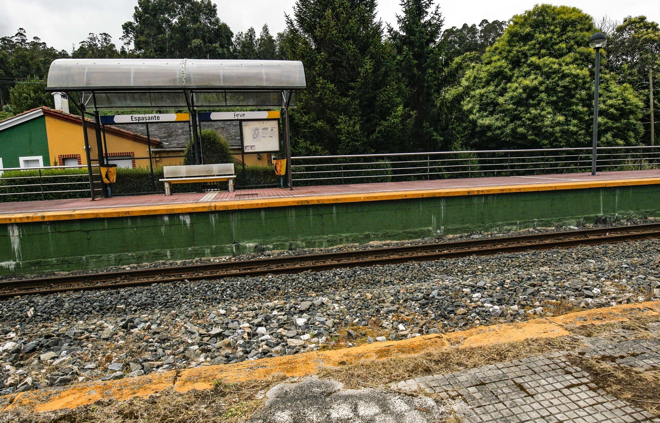 Apeadero de Espasante, en Ortigueira (foto: Mero Barral / Cadena SER)