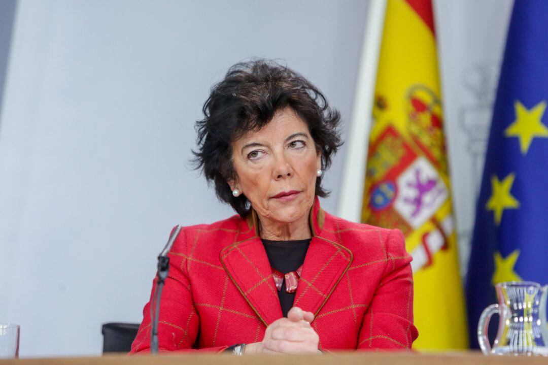 La ministra de Educación y Formación Profesional, Isabel Celaá, anuncia un recurso a la implantación del pin parental en Murcia