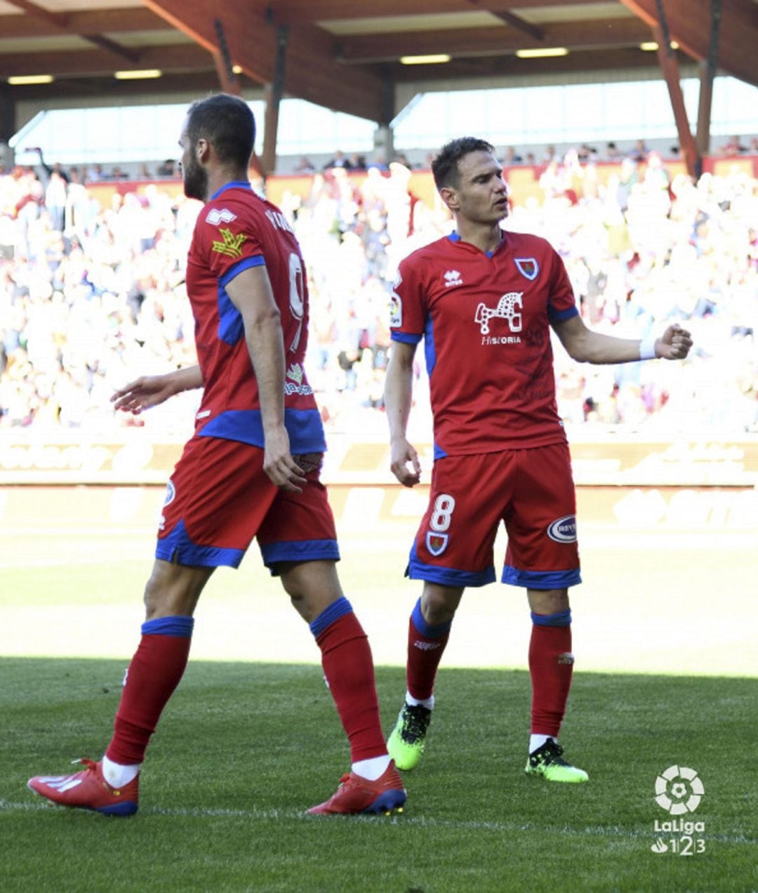 David Rodríguez, junto a Higinio, tras el gol marcado al Alcorcón el pasado sábado.