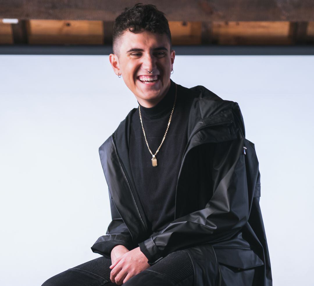 Julen está feliz ante la publicación de su primera canción