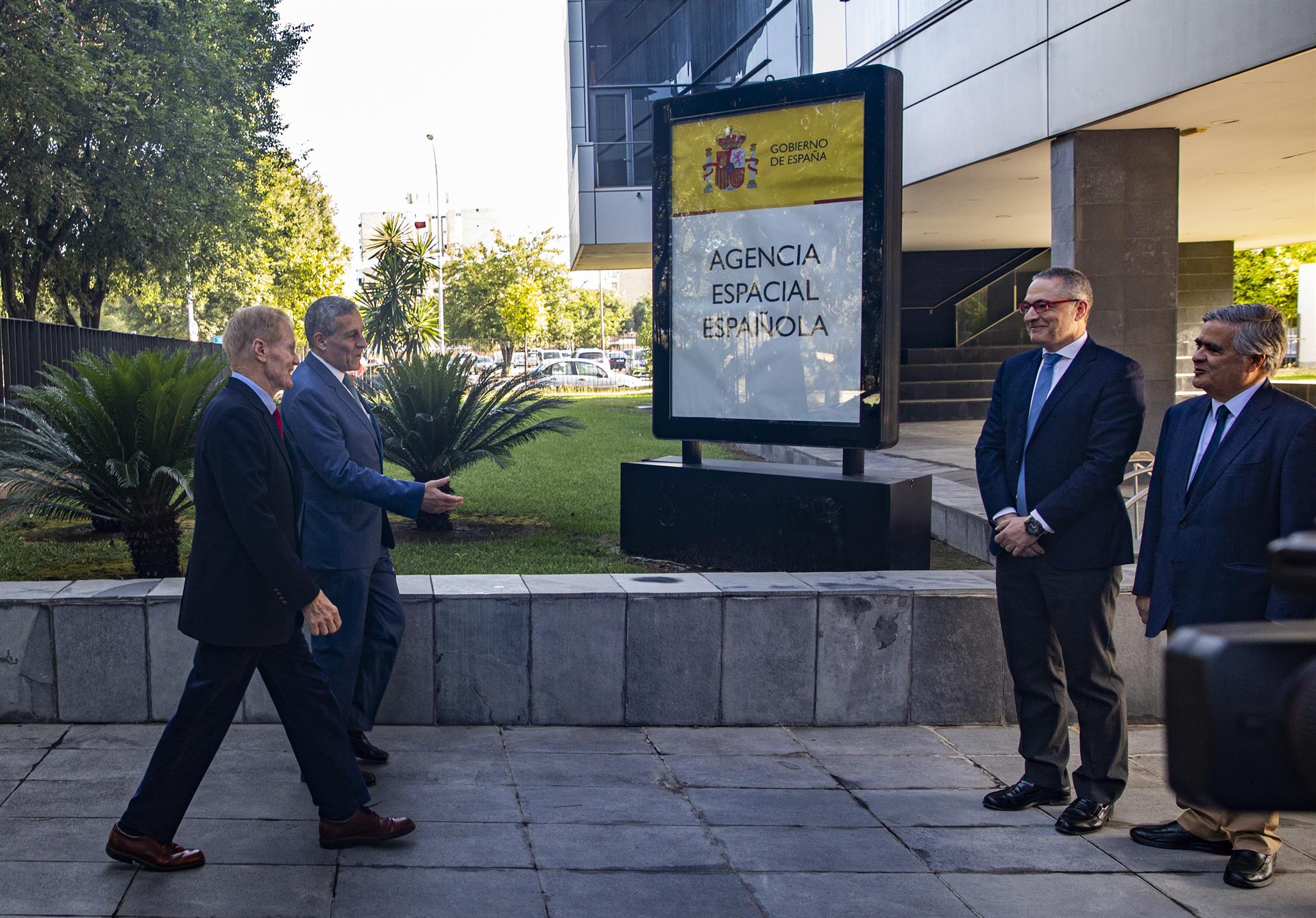 El administrador de la NASA, Bill Nelson, en la sede de la Agencia Espacial en Sevilla