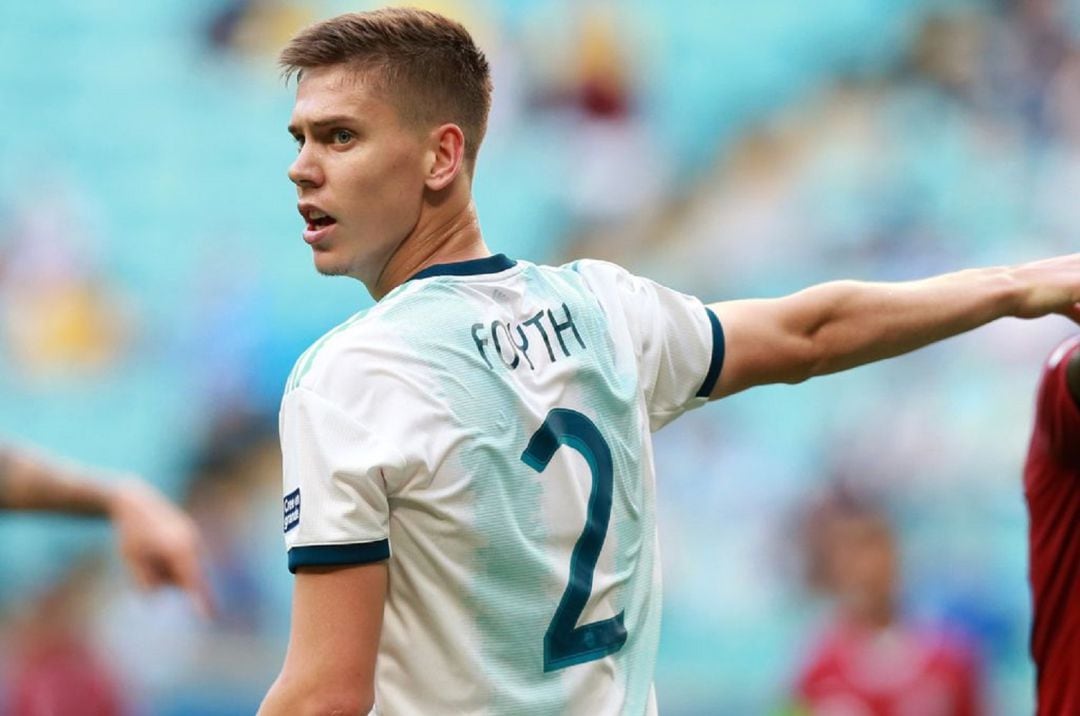 Juan Foyth, durante un partido con la selección argentina.  