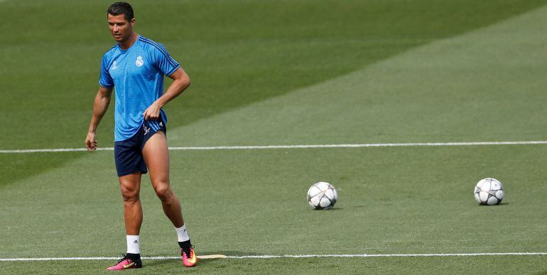 Cristiano Ronaldo, entrenando con el Real Madrid a cuatro días de la final de Milán.