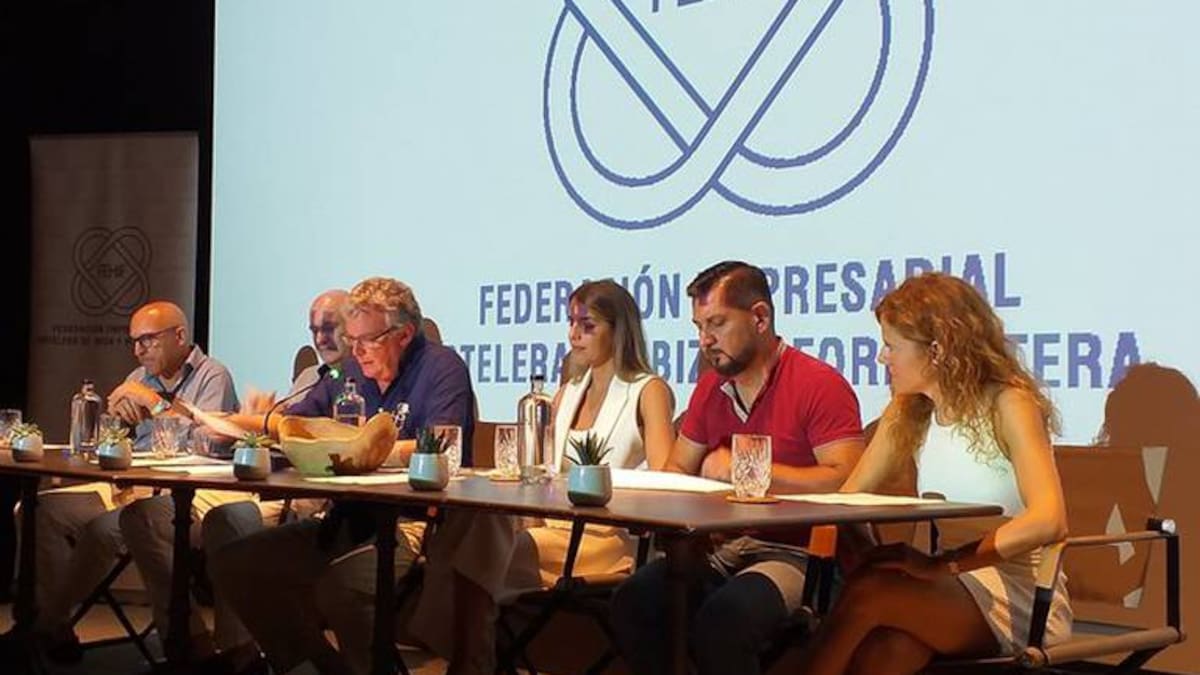 La patronal hotelera pitiusa lamenta la salida de la cadena Vibra, pero defiende el actual modelo de elección de la junta