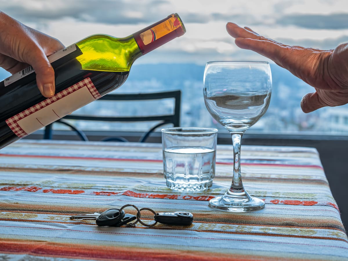 ¿Es bueno el alcohol moderado? Un nuevo estudio intenta resolver el debate