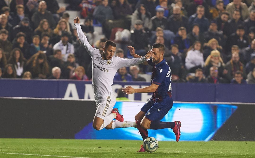 Hazard, contra el Levante