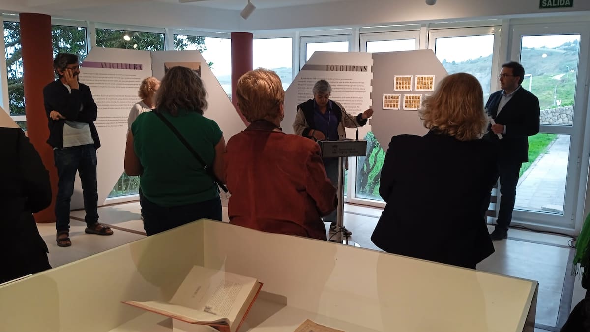 Los comisarios de la exposición sobre Rosario de Acuña nos guían por este recorrido por la vida y obra de la librepensadora