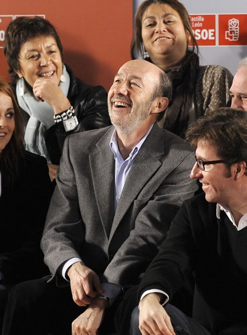 Rubalcaba durante un encuentro con militantes en Valladolid