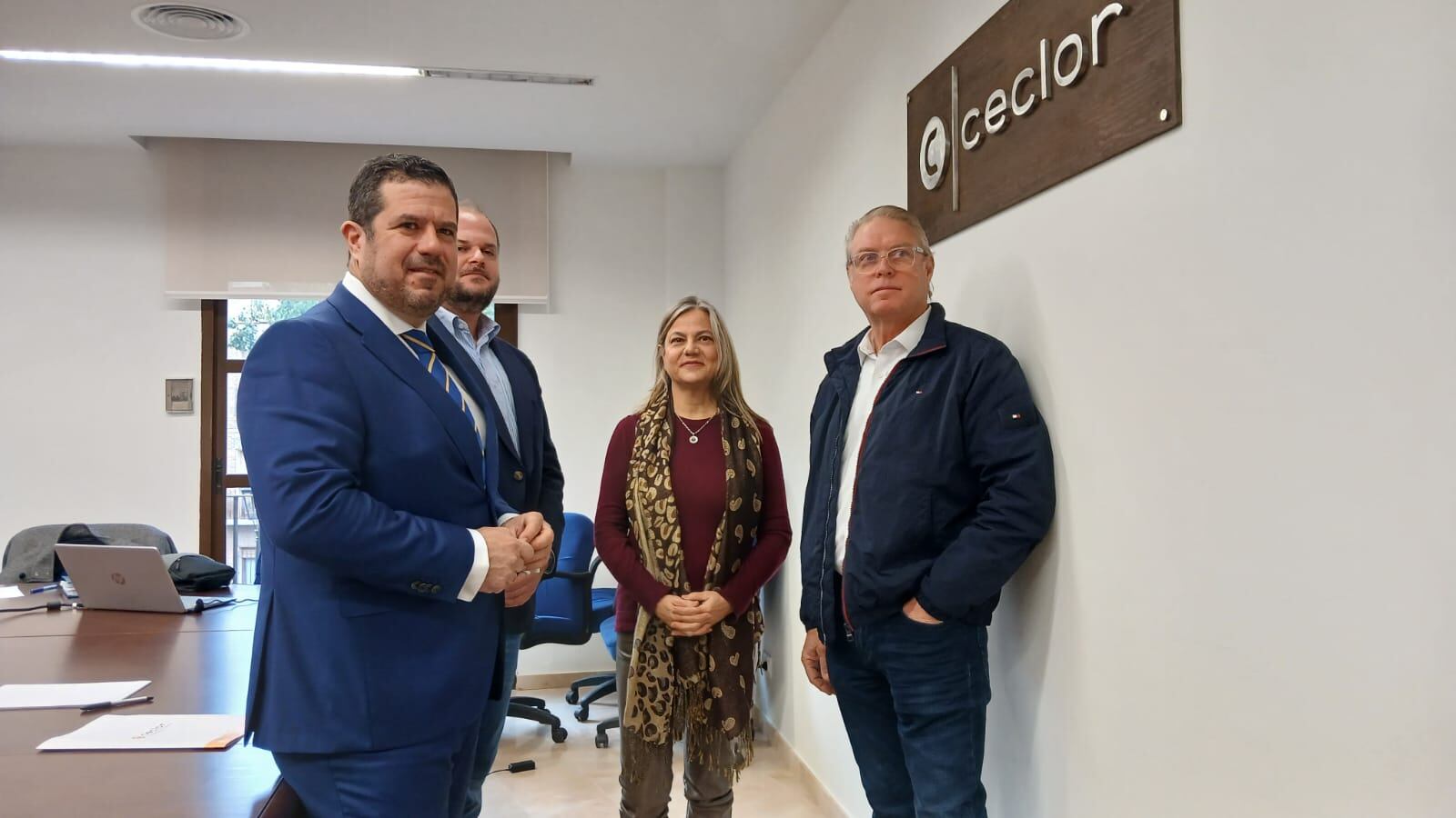 Juan Jódar, presidente de CECLOR con representantes del comercio, metal y construcción