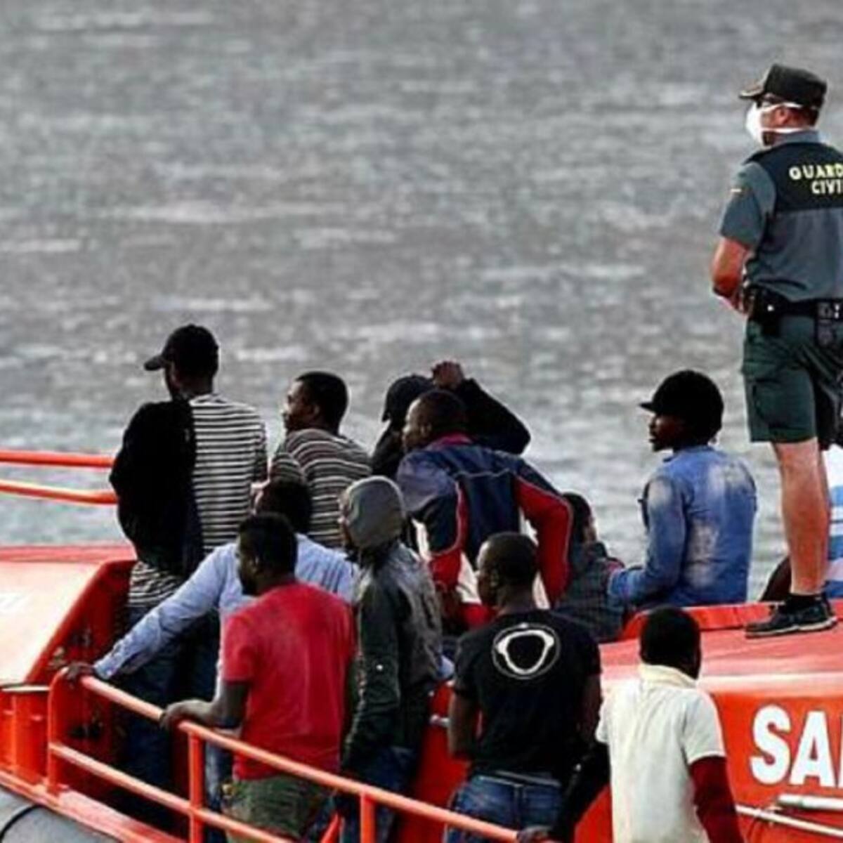 Interceptan una patera con 9 inmigrantes a bordo en Cartagena